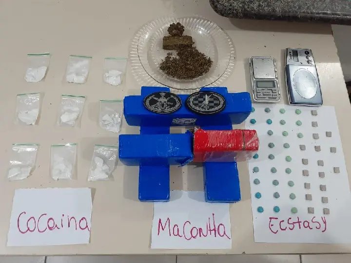 Quatro suspeitos de tr&aacute;fico de drogas s&atilde;o presos no p&aacute;tio da Havan de Porto Belo