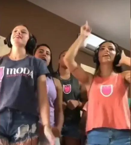 (V&iacute;deo) Abel Moda Brusque grava par&oacute;dias de m&uacute;sicas para torcida