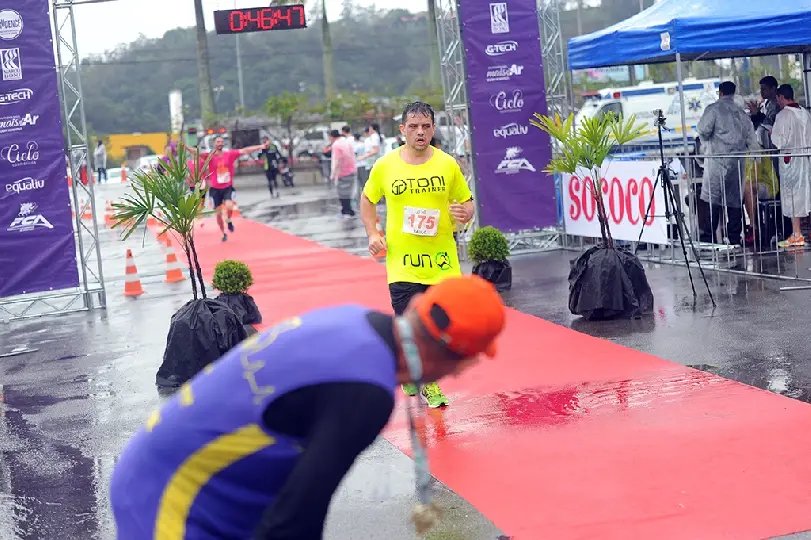 Mesmo com chuva, Corrida do Bem reúne mais de 700 atletas