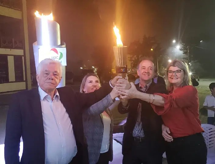 Fogo Simbólico dos JASC é aceso e repassado a Caçador
