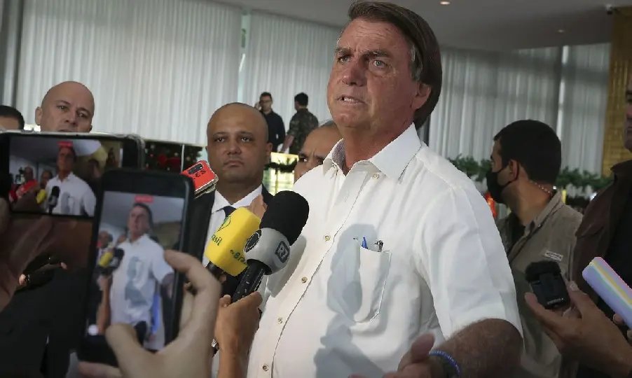 Presidente tem melhora cl&iacute;nica, diz boletim m&eacute;dico
