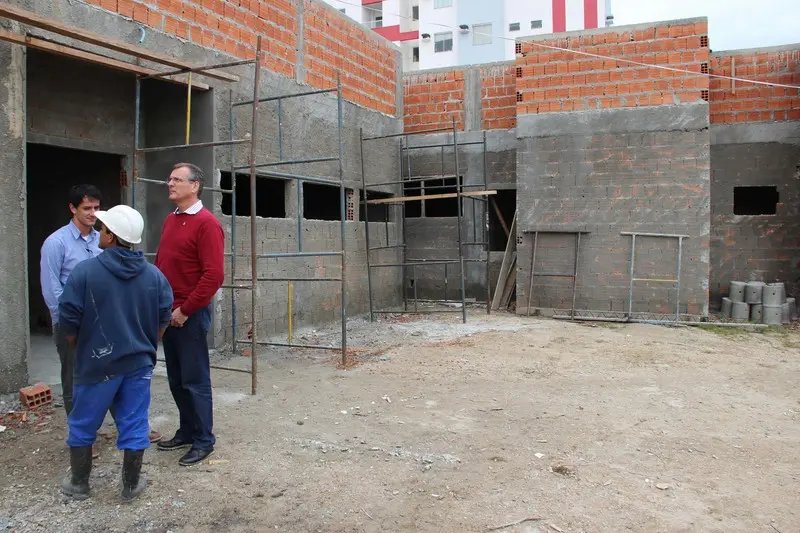 Eccel acompanha obras nos bairros