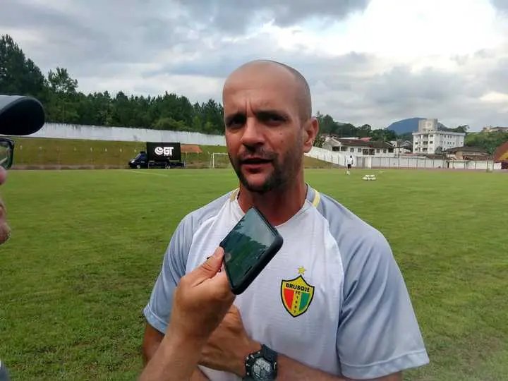 "Decidir em casa ou fora n&atilde;o &eacute; grande vantagem nesse momento"
