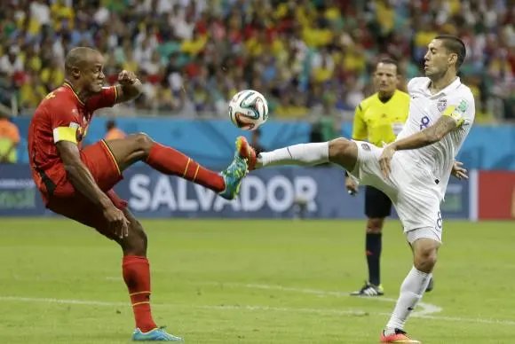 Bélgica perde muitos gols, mas elimina EUA 