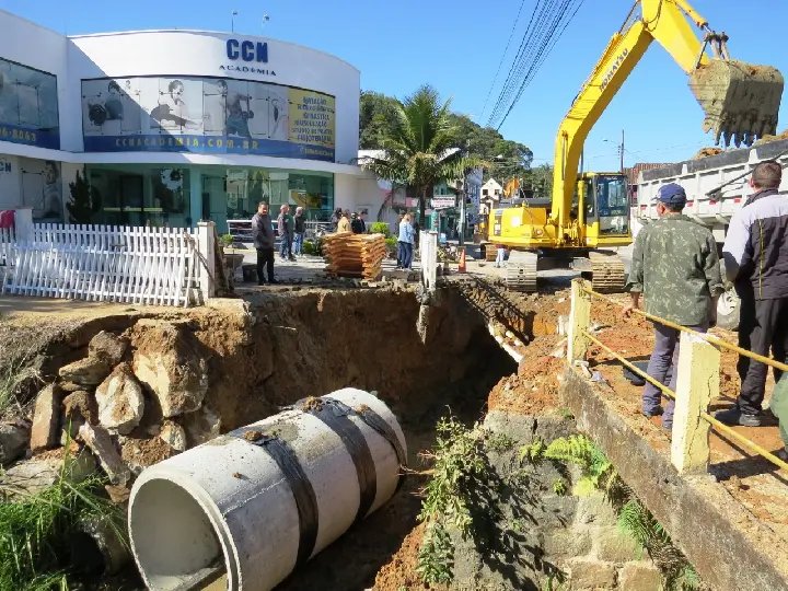 Trabalhos de macrodrenagem e pavimentação da Augusto Klapoth já iniciaram
