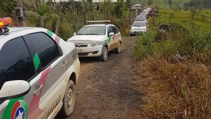 Furto em residência se transforma em perseguição e troca de tiros