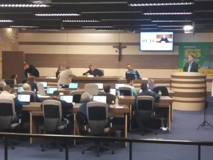 Justiça diz que contas de Ciro Roza não prescreveram