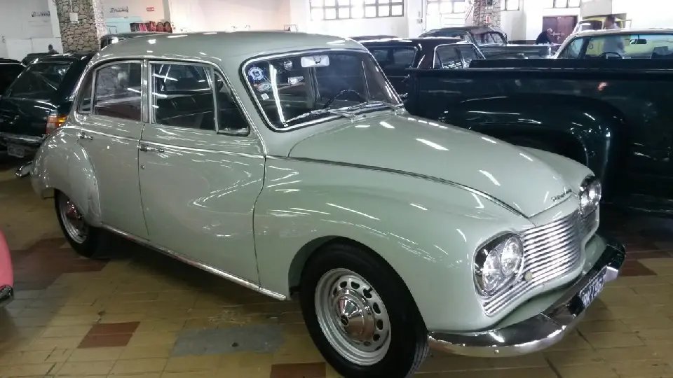 Brusque sedia o 9º Encontro de Carros Antigos