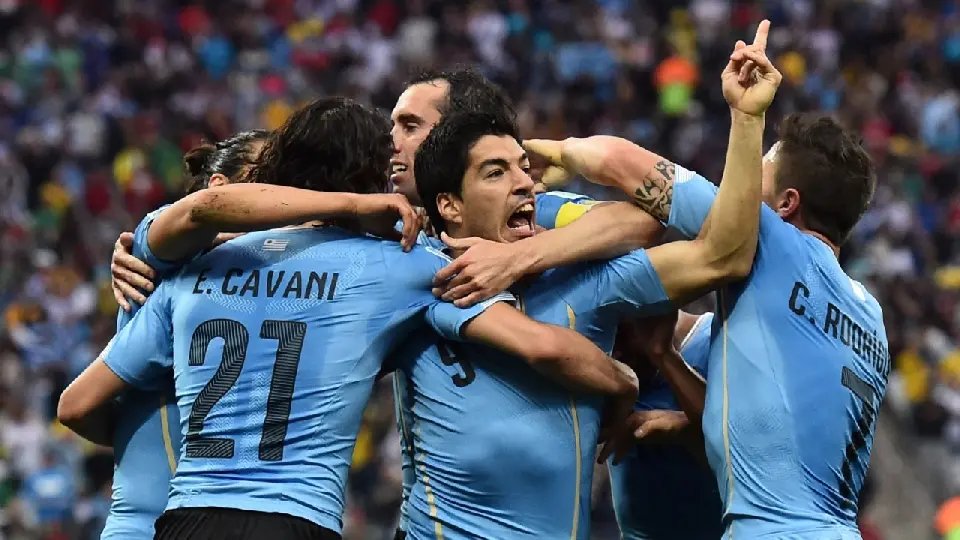 Uruguai vence e Itália dá adeus à Copa 