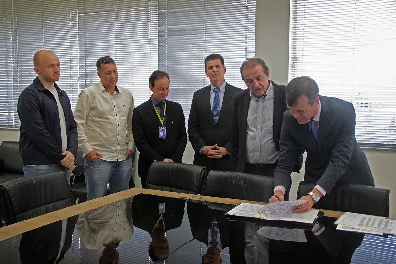 Prefeitura de Brusque assina contrato de refinanciamento de dívida