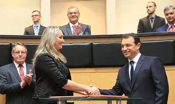 Processo de impeachment do governador e da vice ser&aacute; aberto