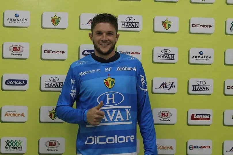 Goleiro Ricardo é o 11º a renovar contrato no Bruscão