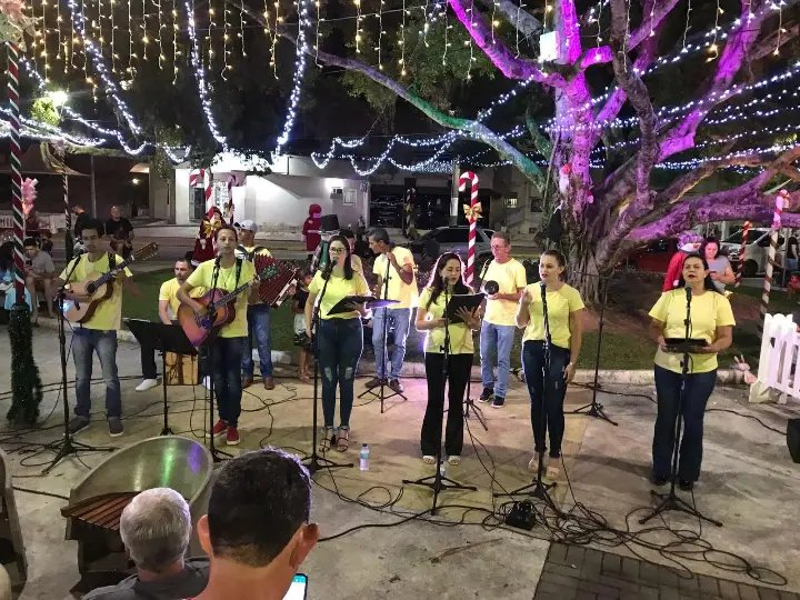 Atra&ccedil;&otilde;es de natal foram encerradas na Pra&ccedil;a central de Brusque