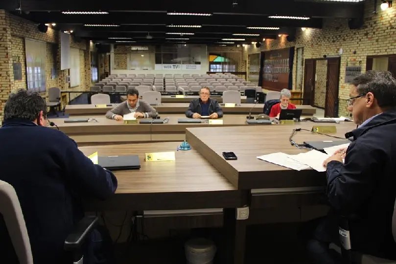 Comissão de ética arquiva caso de vereadora e suplentes