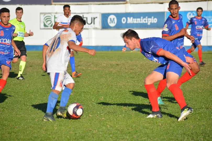  Carlos Renaux perde a primeira partida da decisão Sub-20