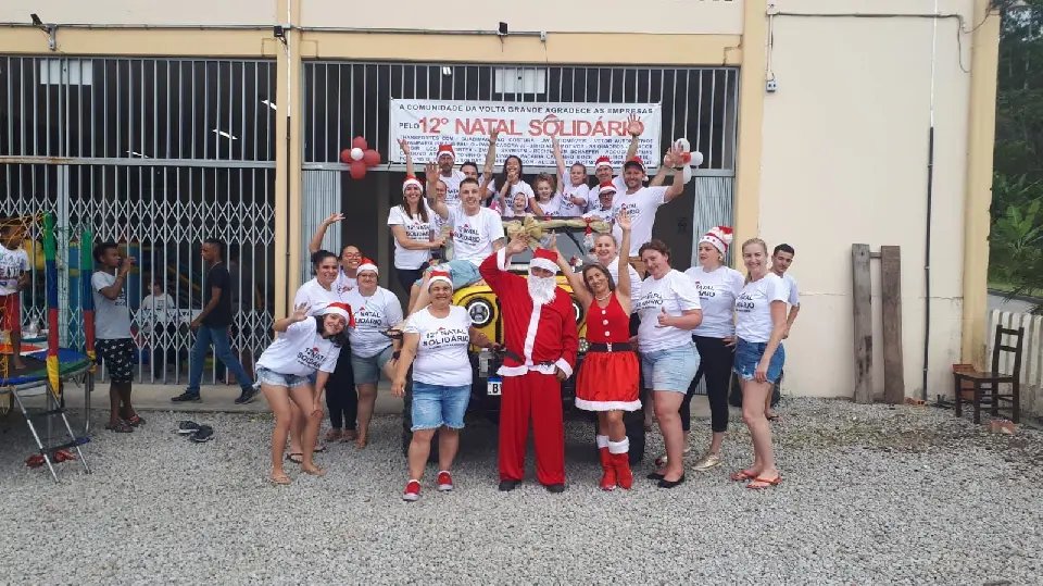 (V&Iacute;DEO) Moradores do Volta Grande realizam 12&deg; Natal Solid&aacute;rio 