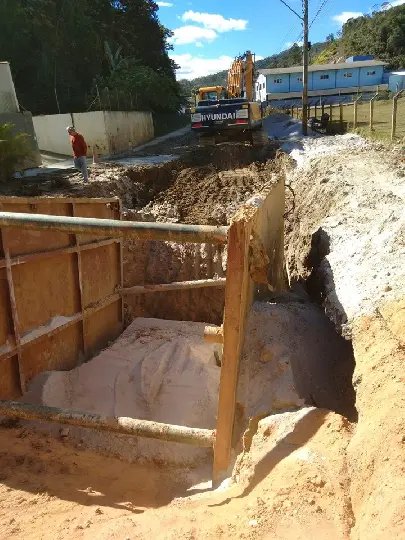 Empresa ameaça paralisar a obra, afirmam moradores