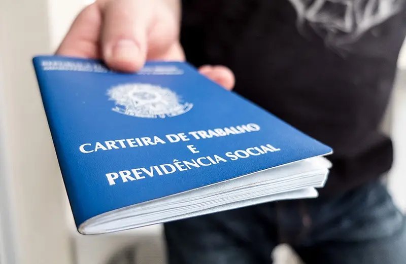Menos demissões e mais confiança