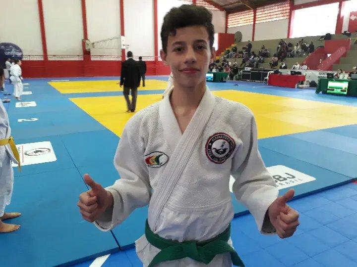 Brusquense conquista título no judô dos Jogos Escolares