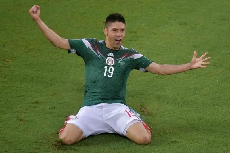 México vence Camarões por 1 a 0 