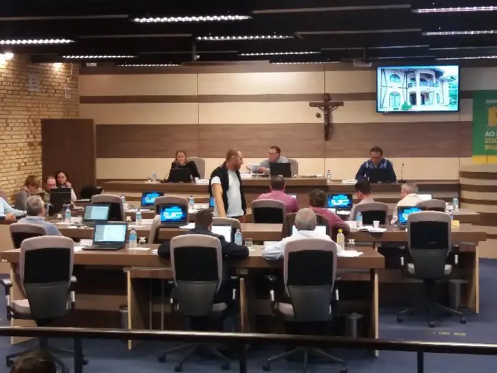 Eleições e lançamento de candidaturas marcam sessão