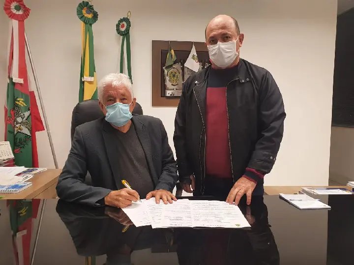 Brusque emite novo decreto e reduz hor&aacute;rio de funcionamento de alguns setores