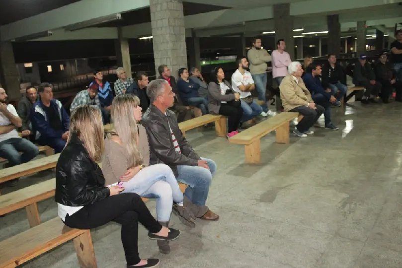 Taxistas discutem sobre licitação em Brusque
