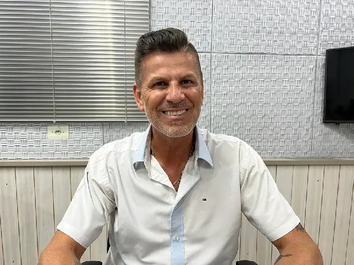 (V&iacute;deo) Dinheiro de 2022 ir&aacute; para constru&ccedil;&atilde;o de est&aacute;dio, diz diretor do Brusque 