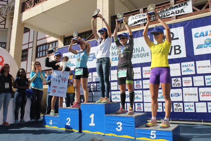 Meia maratona reúne campeões entre mais de mil pessoas