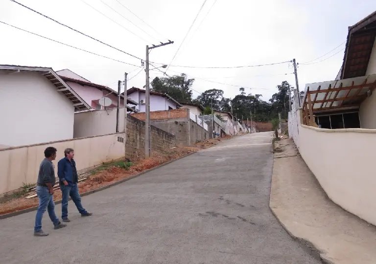 Prefeitura finaliza pavimentação na rua Andrino Leopoldo da Silva
