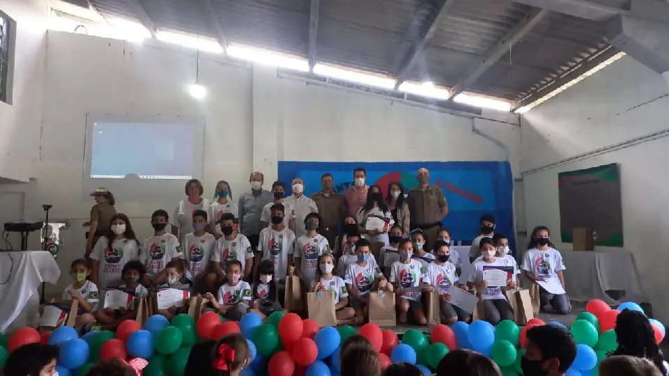 Atividades do projeto Estudante Cidad&atilde;o s&atilde;o encerradas em Brusque 