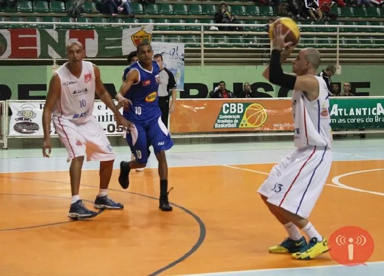 AD Brusque fica com 1º lugar do grupo