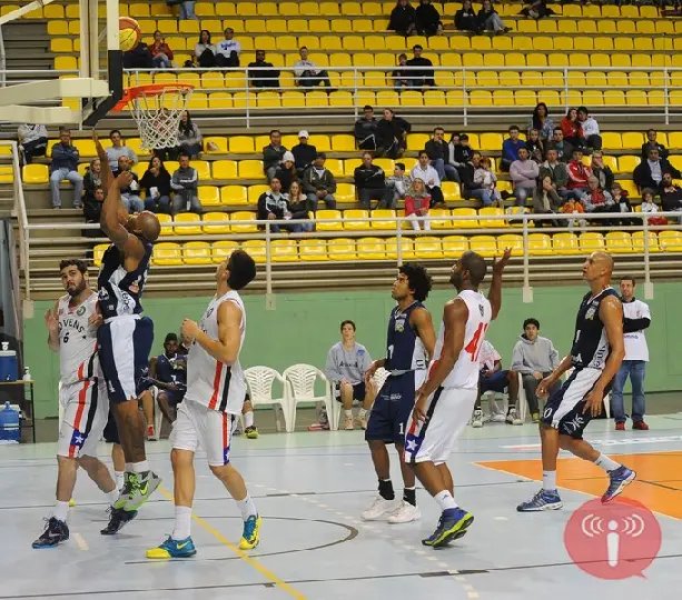AD Brusque vence e está nas semifinais
