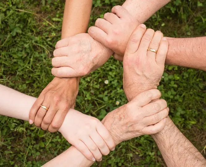 Itens de ajuda humanit&aacute;ria s&atilde;o entregues em todo o Estado