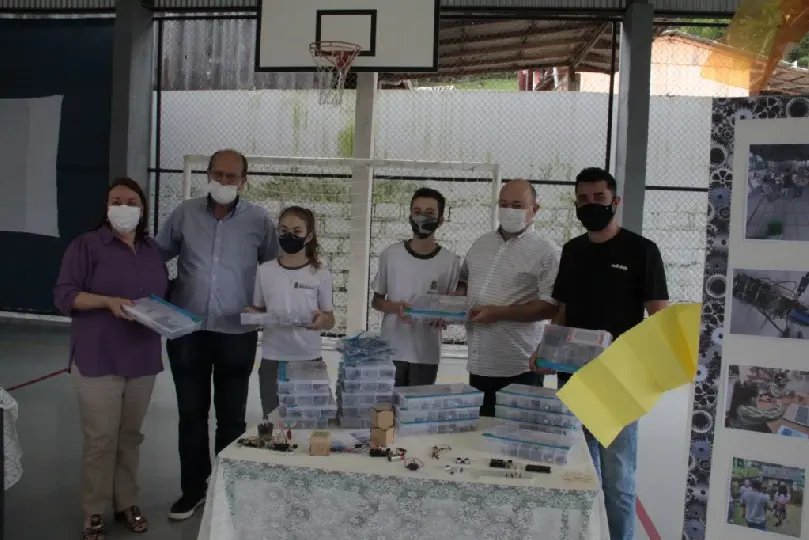 Alunos de Rob&oacute;tica da Escola Dr. Carlos Moritz apresentam casa sustent&aacute;vel 