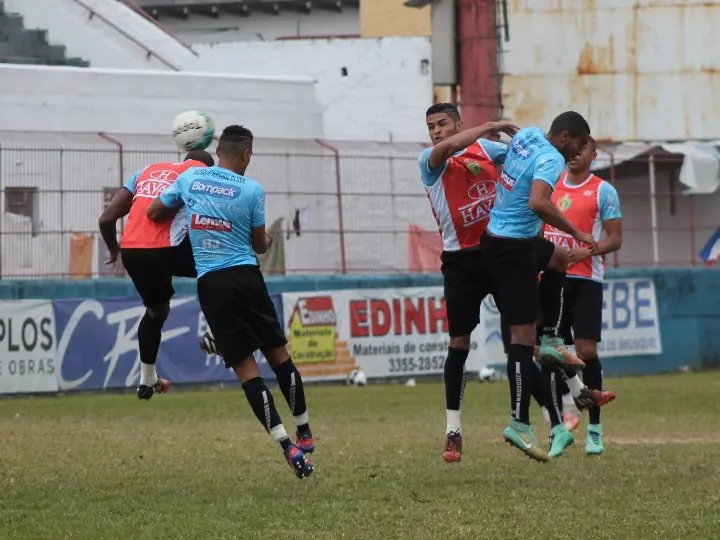 Atletas falam em foco apenas dentro de campo