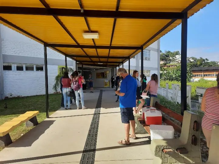 (V&Iacute;DEO) Procura por dose de refor&ccedil;o segue baixa em Brusque 