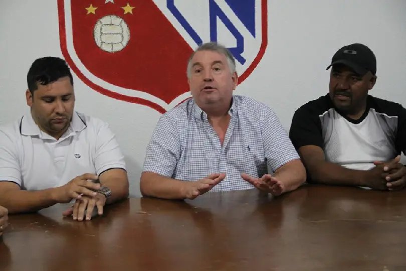 Carlos Renaux dispensa treinador que comandaria equipe profissional