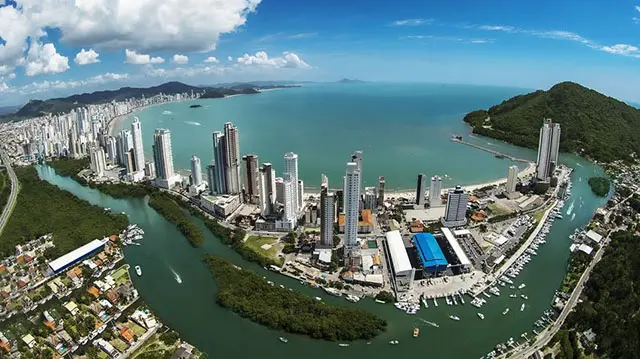  Comércio, construção e exportações puxam recuperação da economia