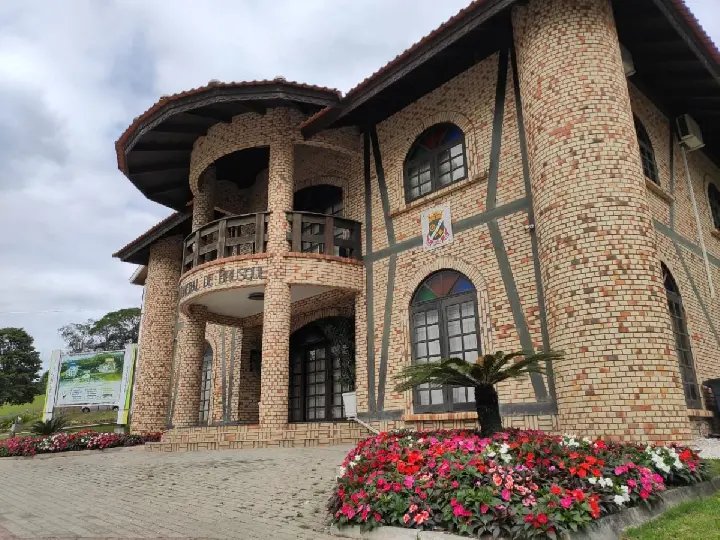 Vereadores rejeitam reduzir sal&aacute;rios deles, do prefeito e vice a partir do ano que vem