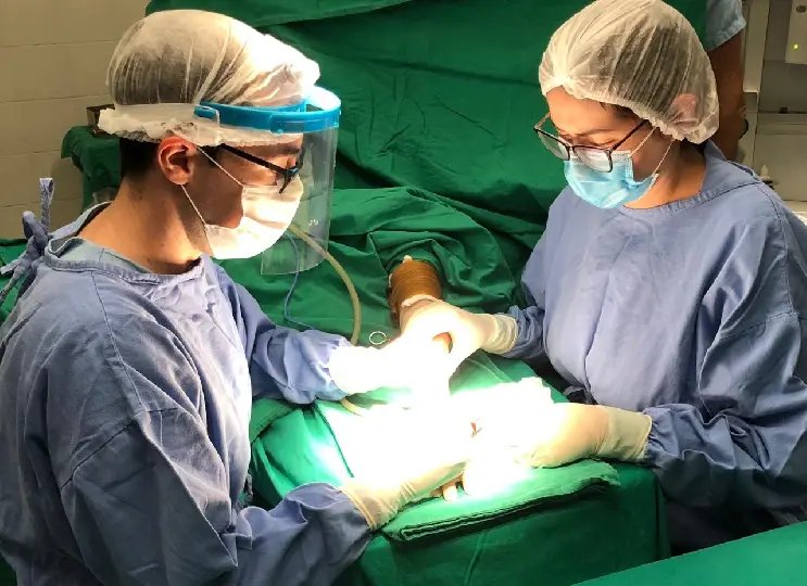 Hospital de Azambuja realiza procedimento cir&uacute;rgico in&eacute;dito