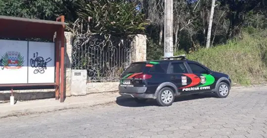 Polícia encontra corpo de homem com tiros na cabeça