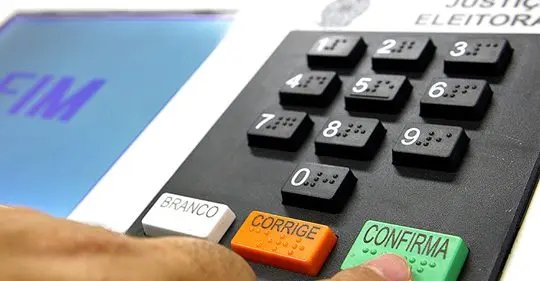 Justiça Eleitoral abre habilitação para voto em trânsito