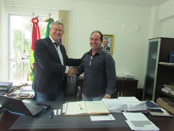 Valmir Zirke assume Prefeitura de Guabiruba