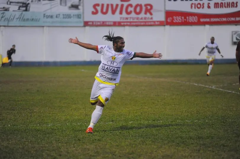 Brusque vence a primeira na Série D