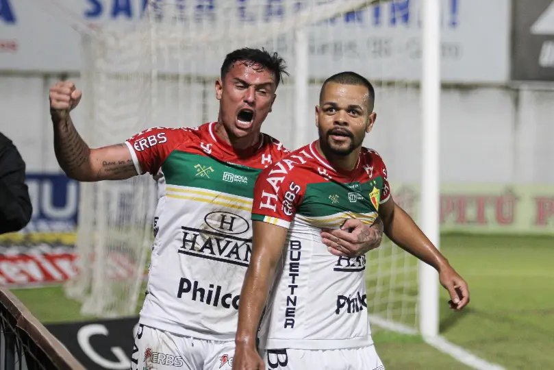 De alma lavada, Brusque vence e fica na S&eacute;rie B de 2022