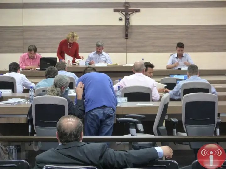 Mais uma sessão, outro veto derrubado