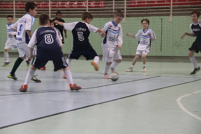 Estudantes participam de festival de futsal