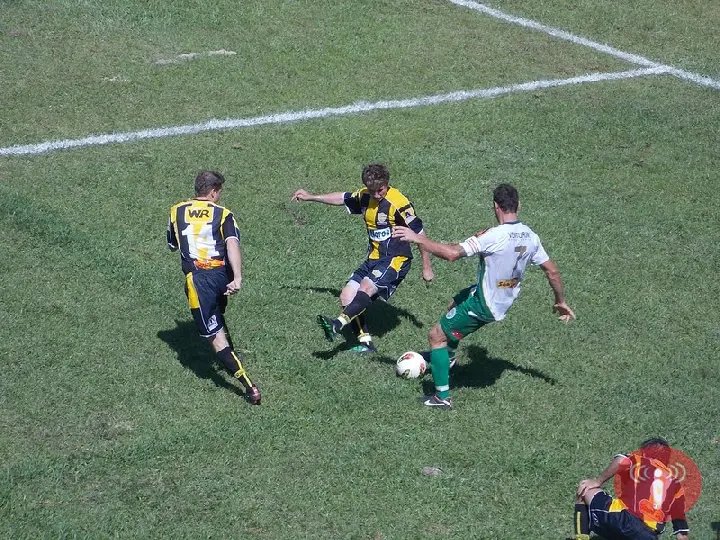 Goleadas e líderes isolados na rodada