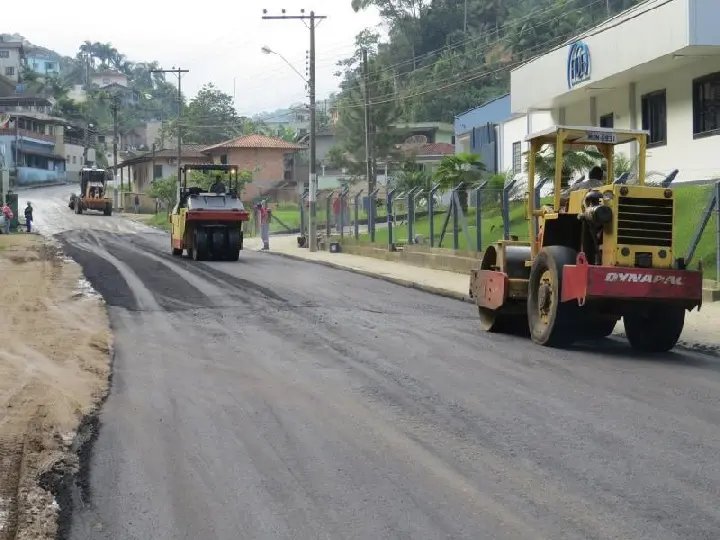 Obras da Rua Nova Trento estão paradas porquê?